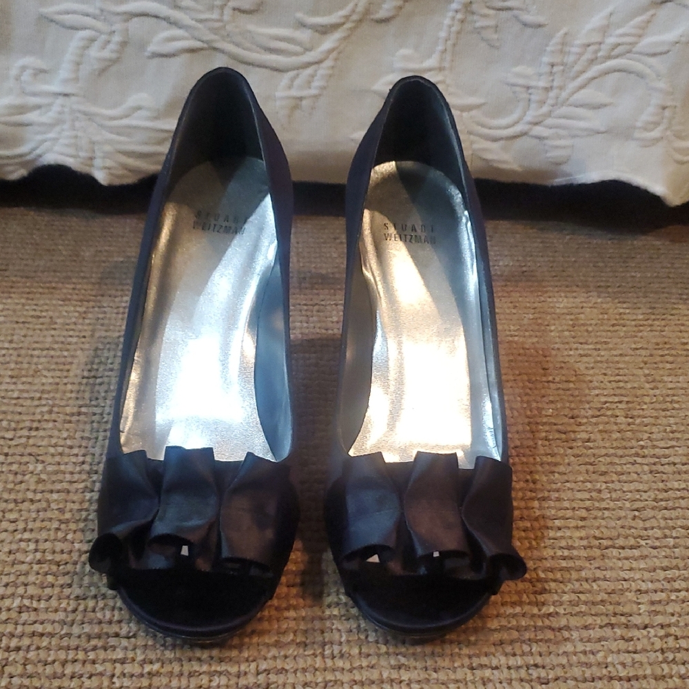 Stuart Weitzman Black Heels Classic Design